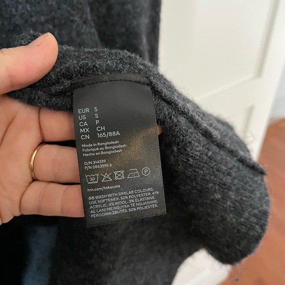H&M Cozy Travel Wrap Cardigan Small - Picture 3 of 3